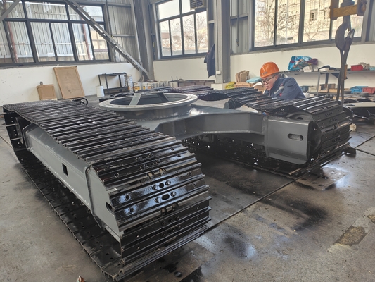 Onderstel van een middelgrote roterende staalkrultraject voor een getrokken chassis van een graafmachine